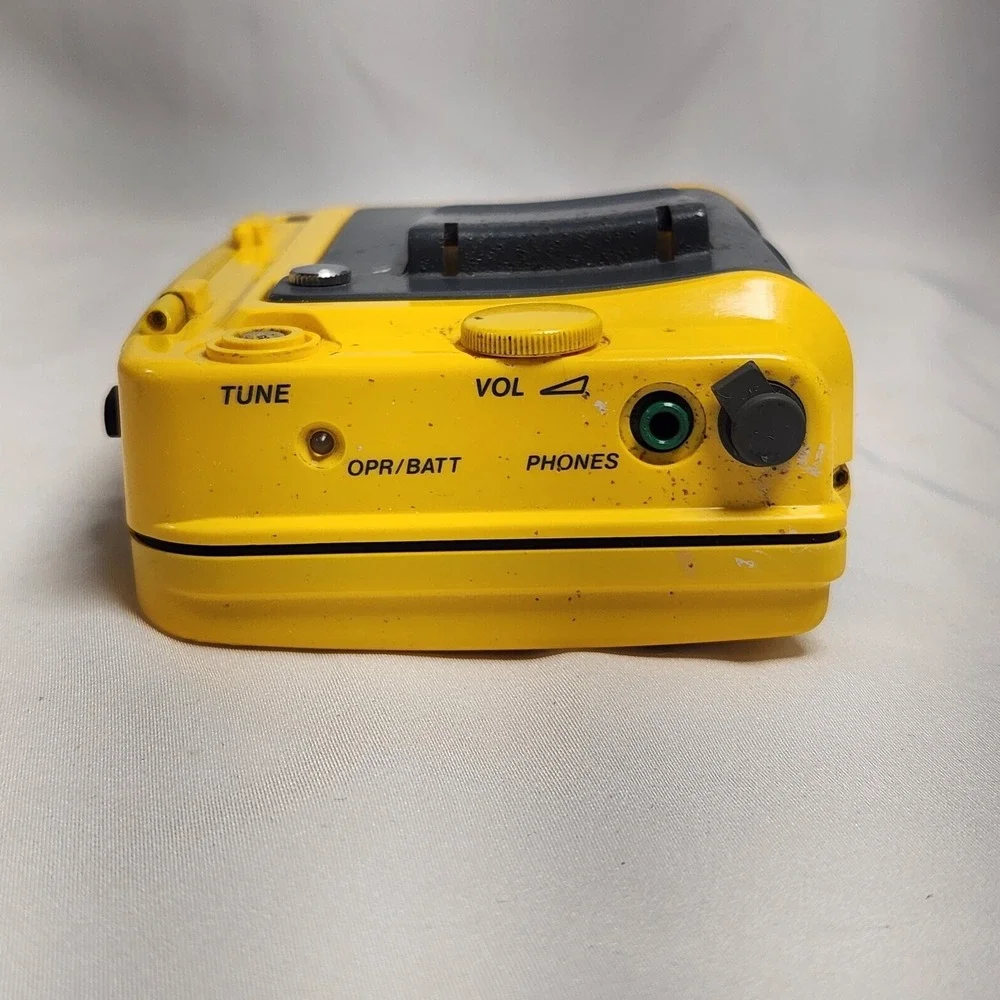 SONY Walkman Sports Audio Cassette fm/am Radio WM-AF54 yellow‎ Tested-Works READ